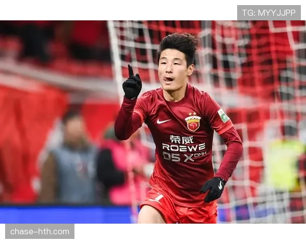 年轻球员状态回升,足球新星备受瞩目 年轻球员状态回升,足球新星备受瞩目