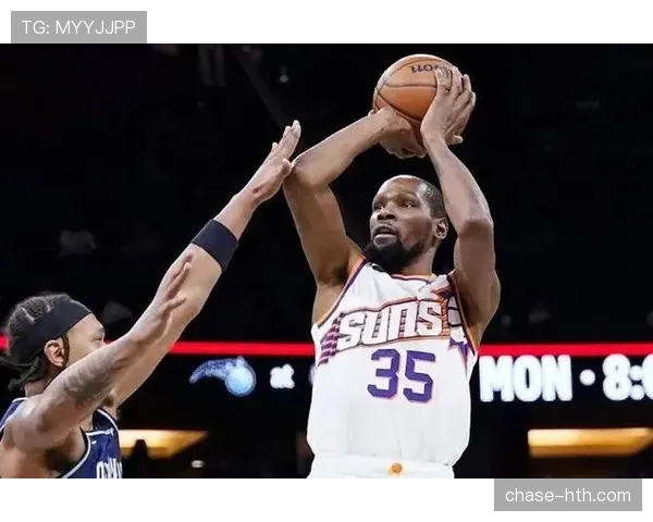 杜兰特无球挡拆对位内线效率较上季提升