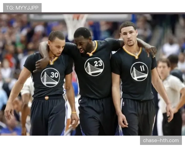 本季高位策应拉开库里单打 德雷蒙德助攻明显提升