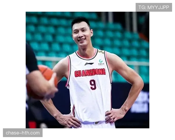 易建联退役后开豪车接送孩子上学，这反差谁懂啊